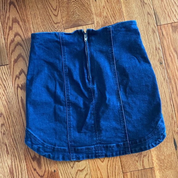 Jean mini skirt - Picture 2 of 3